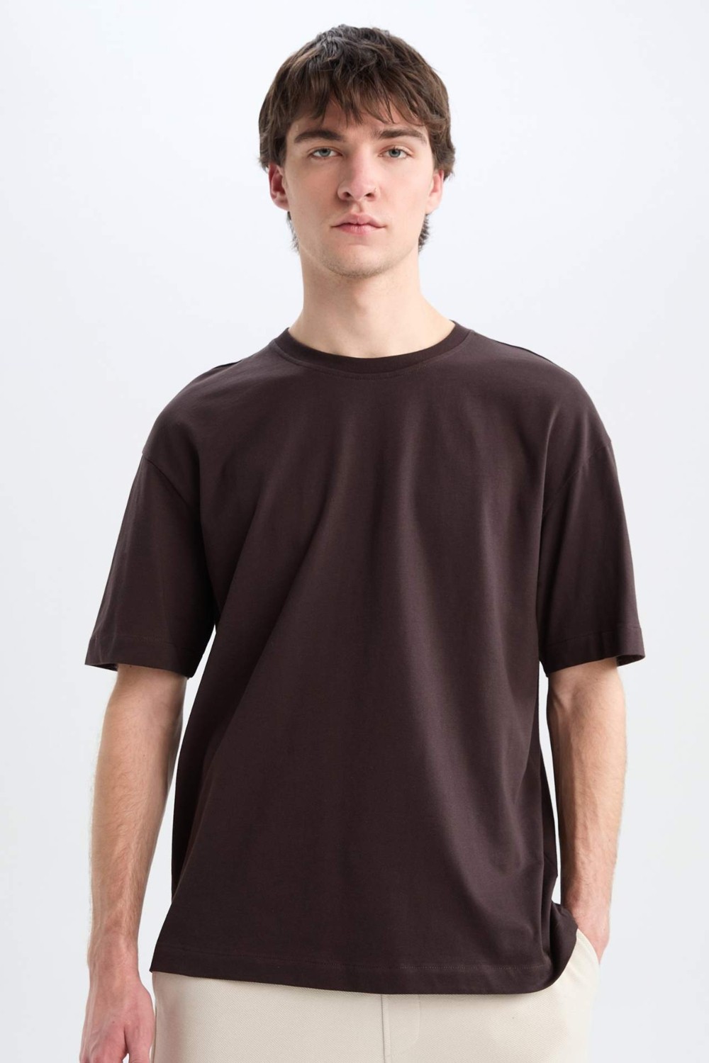 DeFacto %100 Pamuk Oversize Bisiklet Yaka Basic Kısa Kollu Tişört E6885AXNS