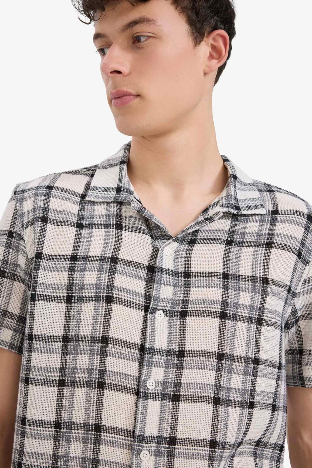 DeFacto Regular Fit Polo Yaka Kareli Yazlık Pamuklu Kısa Kollu Gömlek D7661AX25SP görsel 3