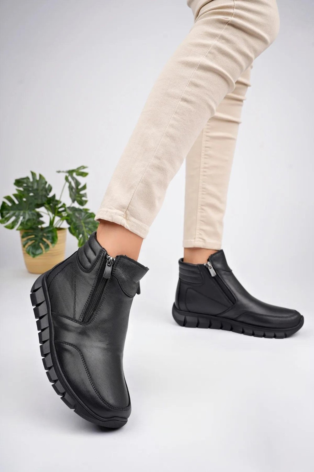 Tarçın Ayakkabı Hakiki Deri Siyah Kadın Anatomik Deri Bot TRC179-3608 görsel 5