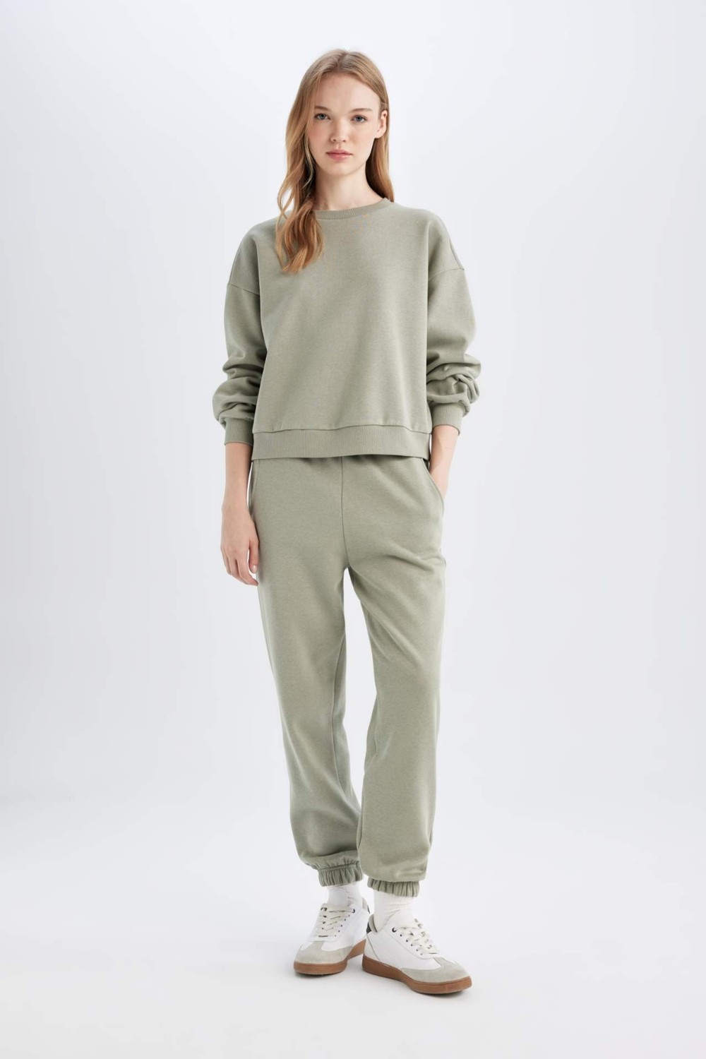 DeFacto Regular Fit 2'li Takım Sweatshirt Beli Lastikli Jogger Eşofman Altı D8022AXNS