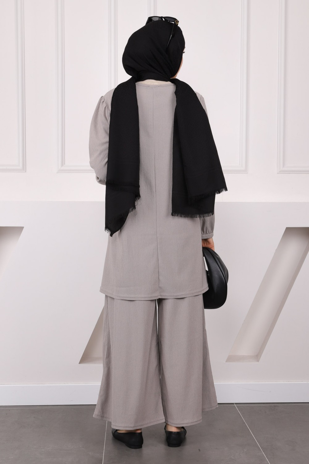 İmaj Butik Kadın Çağla Renkli Tunik Pantolonlu Takım Dokuma Kumaş ile Modern Stil Sunuyor görsel 3