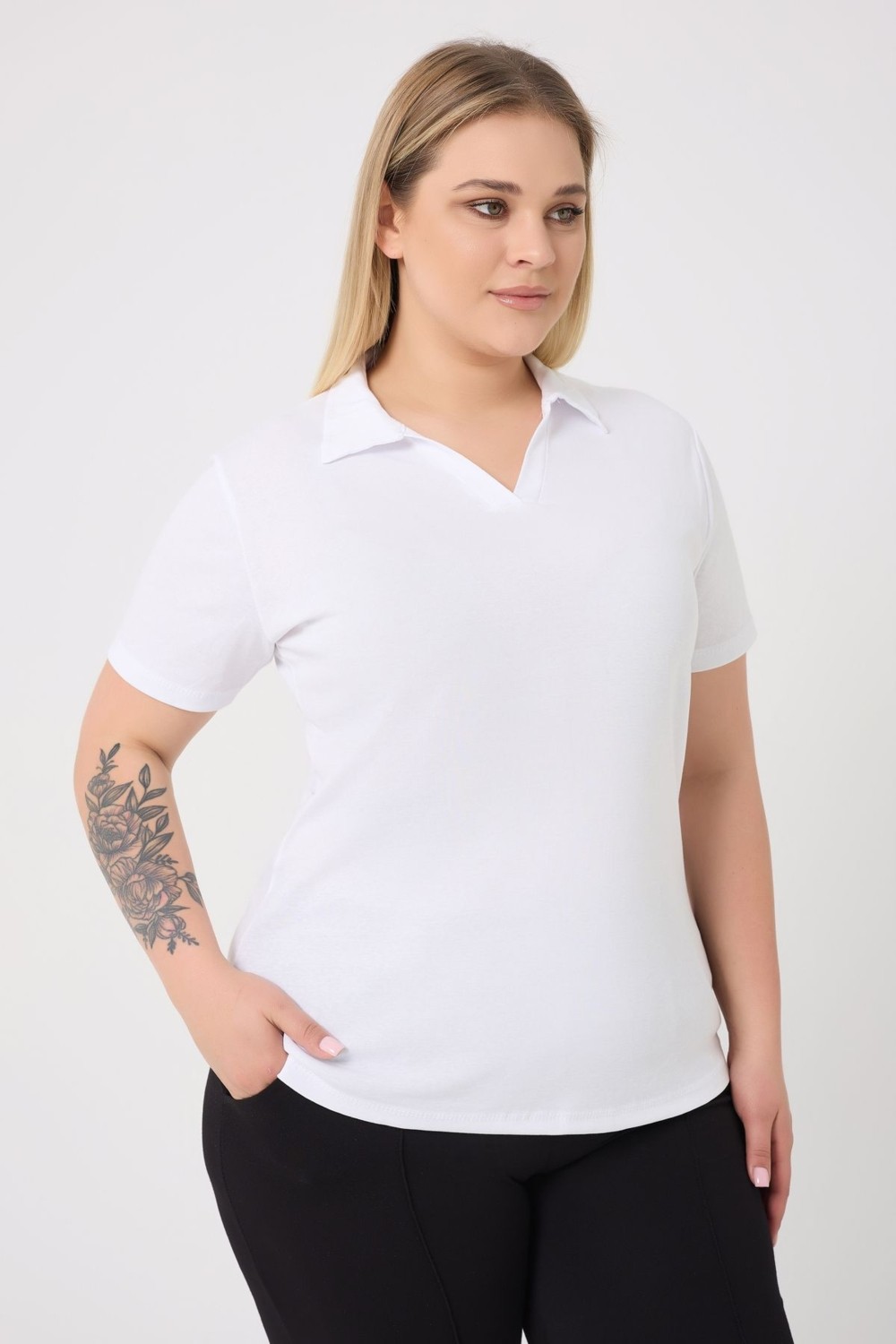 Banega Curve Büyük Beden Kadın Pamuklu Likralı V Yaka Basic Düz Kısa Kol Siyah Bluz