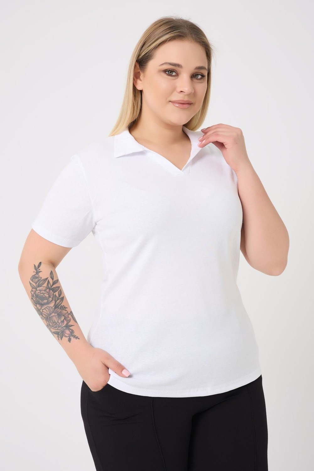 Banega Curve Büyük Beden Kadın Pamuklu Likralı V Yaka Basic Düz Kısa Kol Siyah Bluz görsel 4