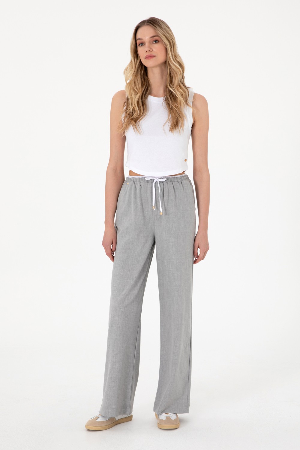 U.S. Polo Assn. Kadın Siyah Bel Detaylı Loose Fit Kanvas Pantolon 50309118-VR046