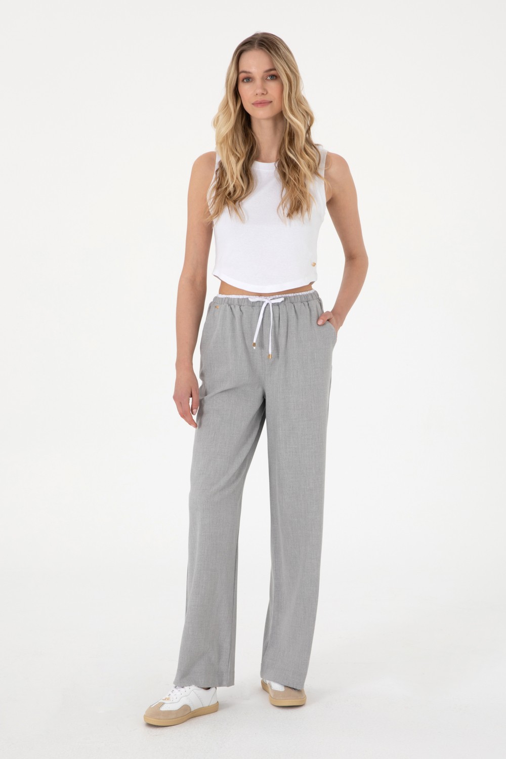 U.S. Polo Assn. Kadın Siyah Bel Detaylı Loose Fit Kanvas Pantolon 50309118-VR046 görsel 3