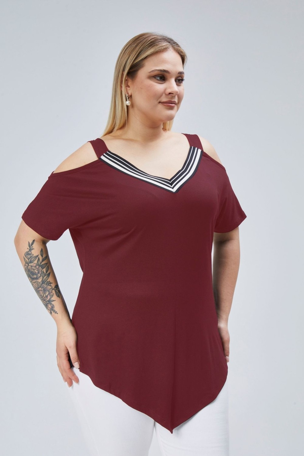Curvy Trend Büyük Beden Yaka Şerit Omuz Dekolte Üçgen Etekli Bluz görsel 2