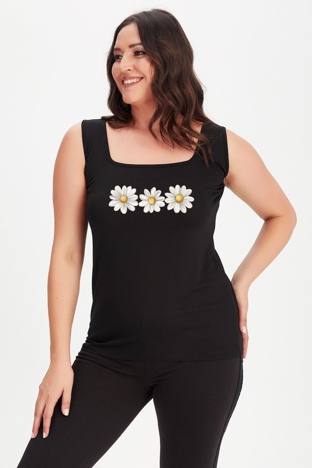 Curvy Trend Büyük Beden Papatya Baskılı Kare Yaka Kalın Askılı Atlet Bluz