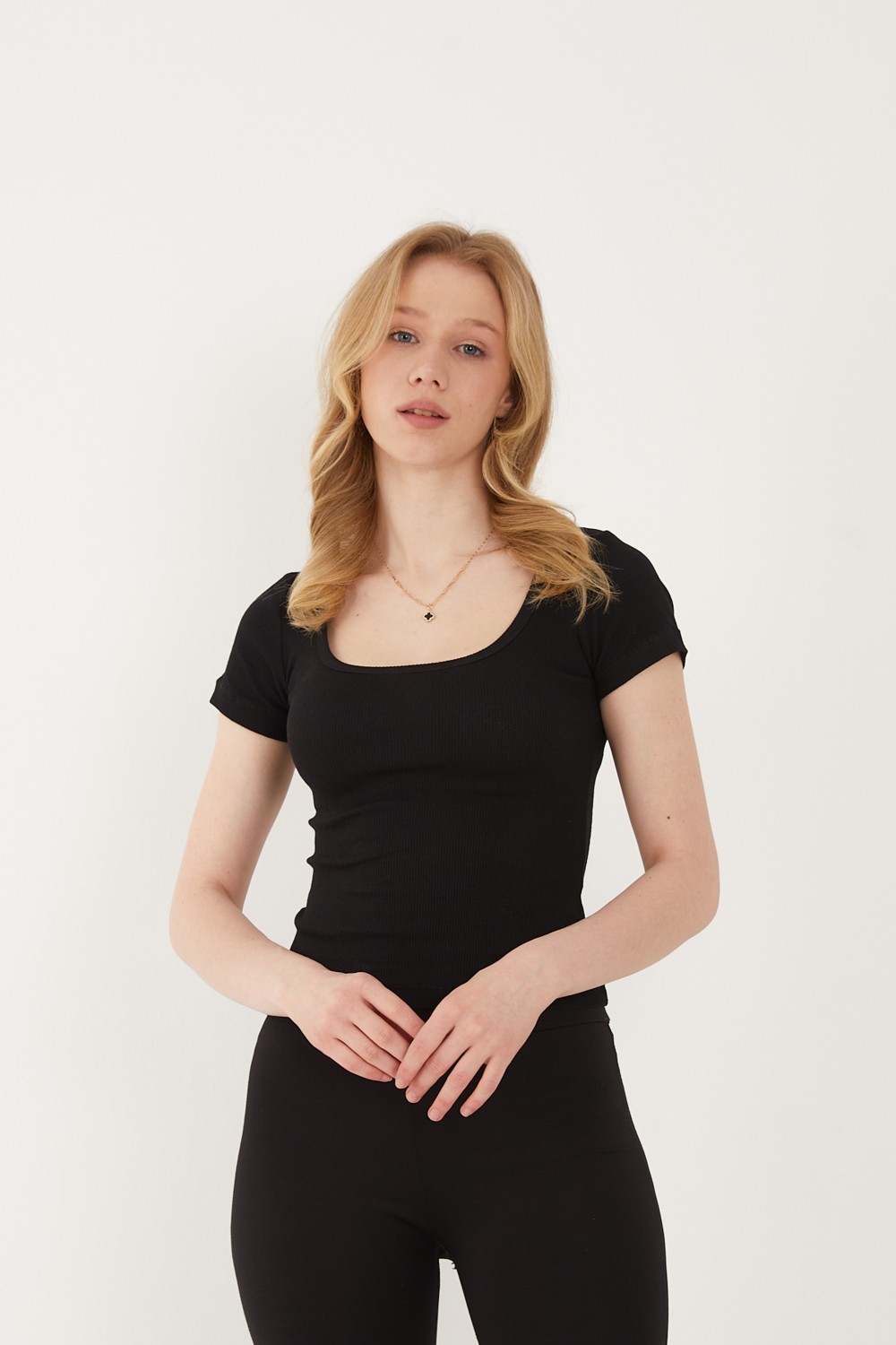 Wearflawless Kadın 2'li Adet Kısa Kollu Fitilli U Yaka Pamuklu Örme Kaşkorse T-Shirt Bluz görsel 3