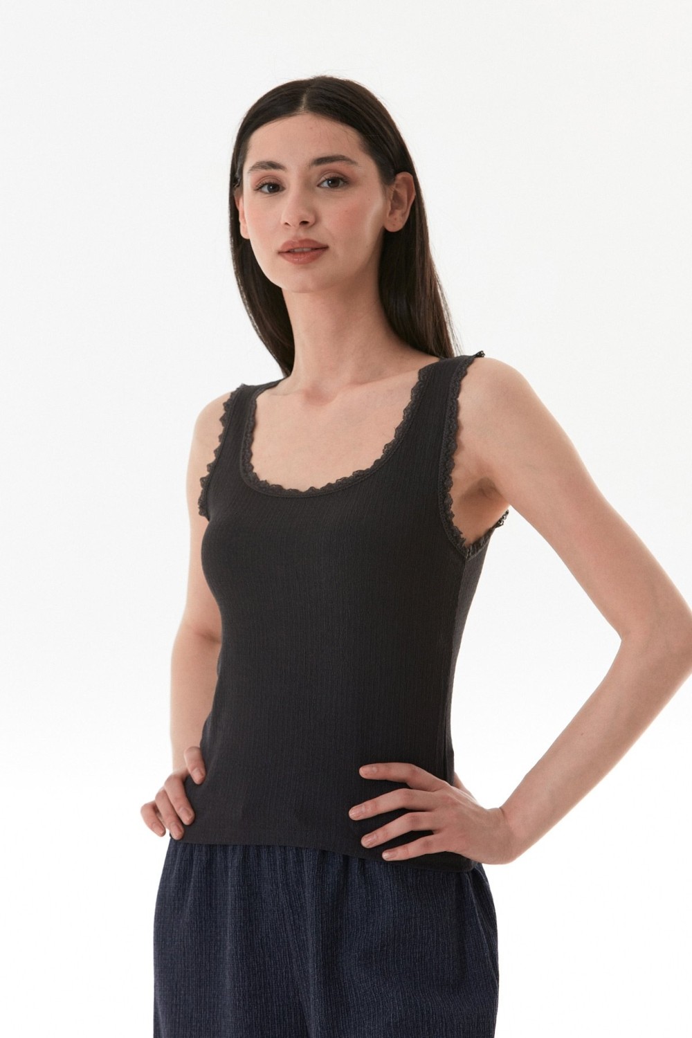 FullaModa Bürümcük Kumaş Dantelli Askılı Body görsel 6