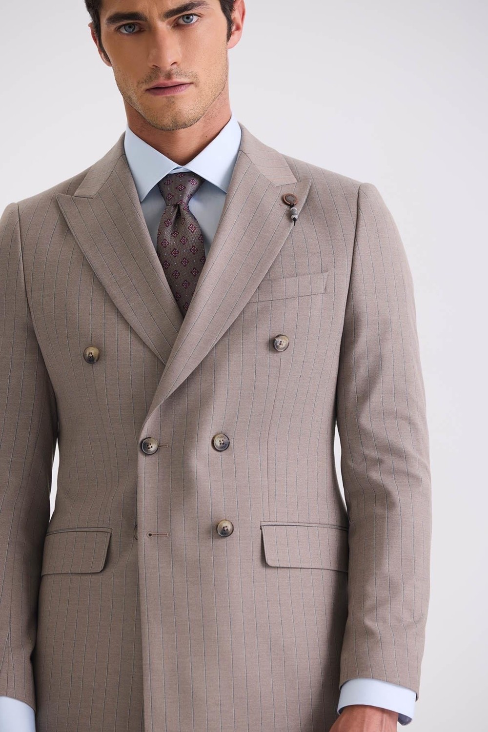 Jakamen Bej Slim Fit Sivri Yaka Çizgili Kruvaze Takım Elbise görsel 3
