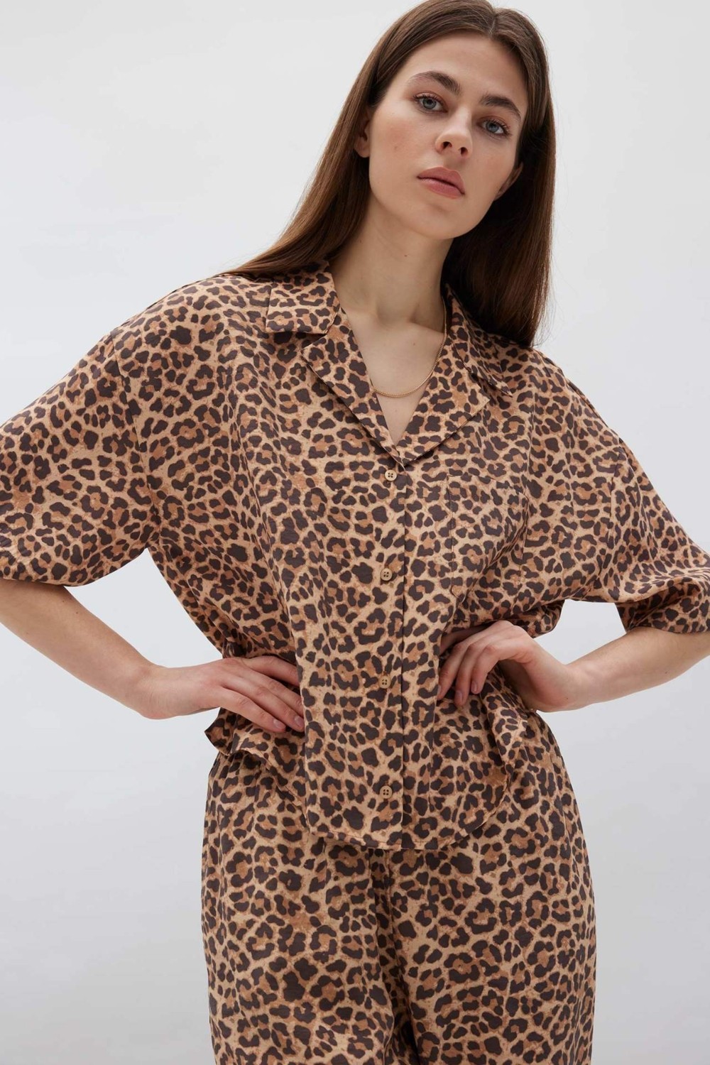 DeFacto Loose Fit Leopar Desenli Modal Kısa Kollu Gömlek F0879AX25SM