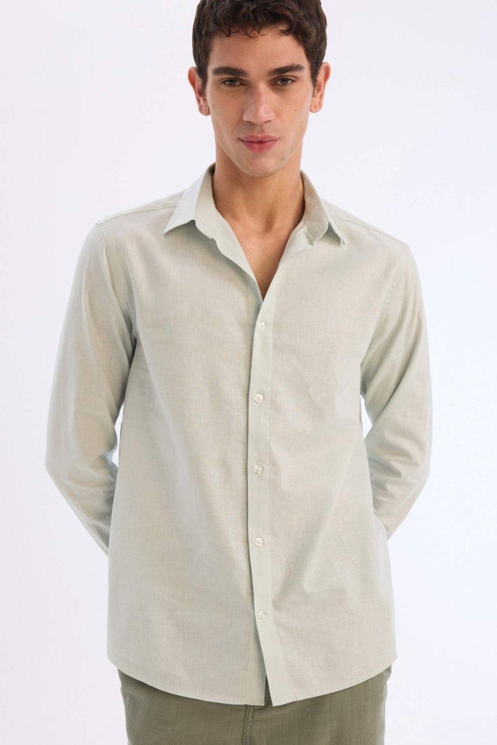 DeFacto Regular Fit Polo Yaka Keten Karışımlı Yazlık Uzun Kollu Gömlek E0518AX25SM