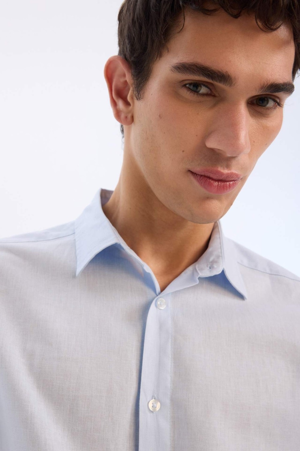 DeFacto Regular Fit Polo Yaka Keten Karışımlı Yazlık Uzun Kollu Gömlek E0518AX25SM görsel 5