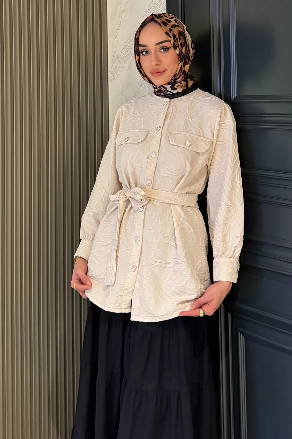 Julude Kadın Kabartma Desenli Kuşak Detaylı Tesettür Gömlek Tunik P-00016352