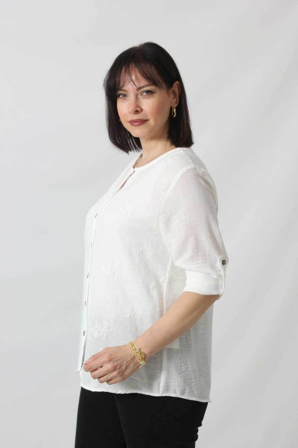 Moda Berray 1B-069 Kolu Apoletli Küçük Çiçek Desenli Pamuk Keten Kadın Büyük Beden Beyaz Gömlek görsel 3