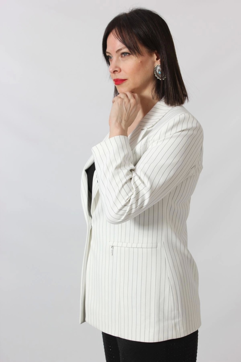 Moda Berray 1906 Beyaz Çizgili Fermuarlı Cep Aksesuarlı Kadın Büyük Beden Blazer Ceket görsel 3