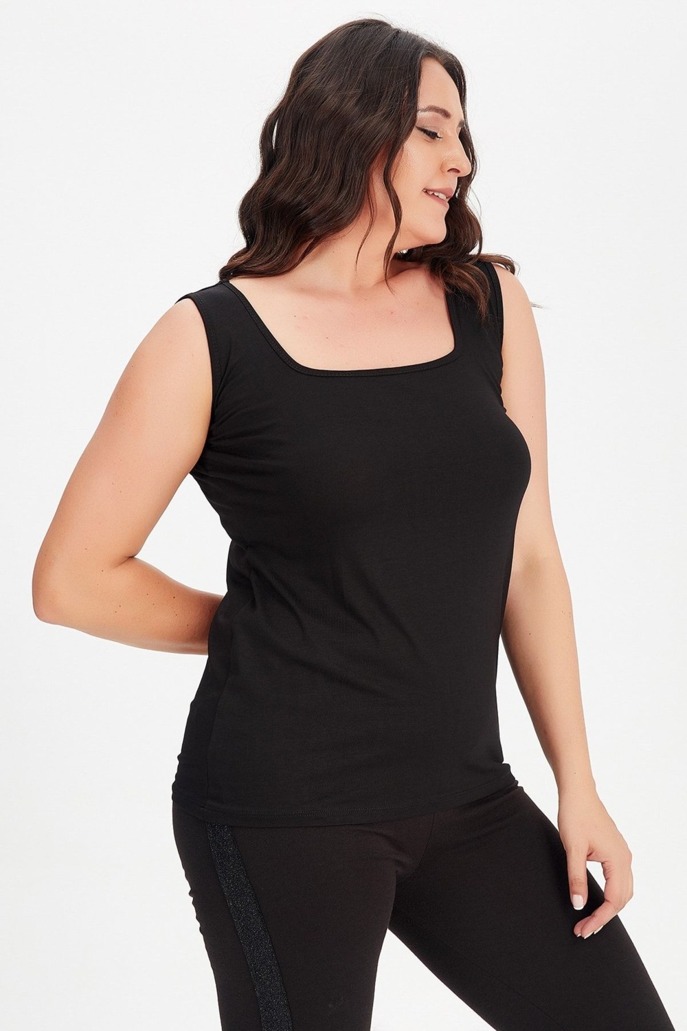 Curvy Trend Kare Yaka Kalın Askılı Atlet Bluz görsel 8