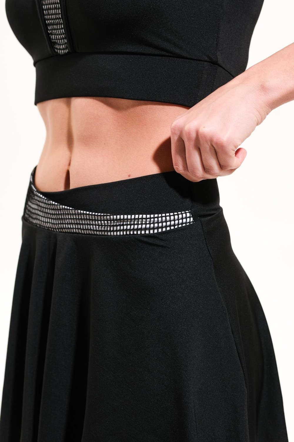 Signature Style 725704_Şort Etekli File Detaylı Crop Kadın Deniz/Havuz Mayosu Siyah/Beyaz görsel 6