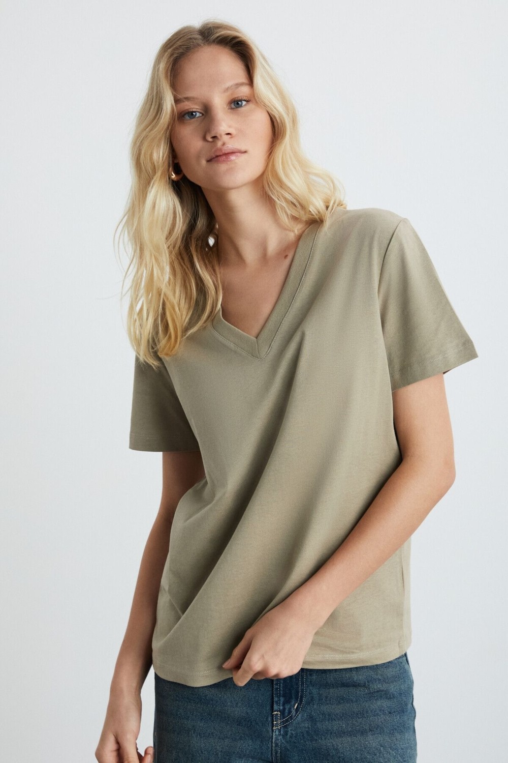 Grimelange Alıne Kadın %100 Organik Pamuk Derin V Yakalı Comfort Fit Siyah T-shirt