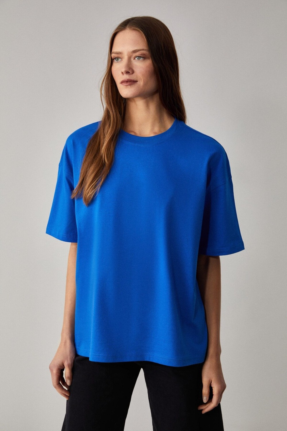 Grimelange Lagertha Kadın %100 Organik Pamuklu Kalın Dokulu Oversize Fit Yuvarlak Yakalı Siyah T-shirt