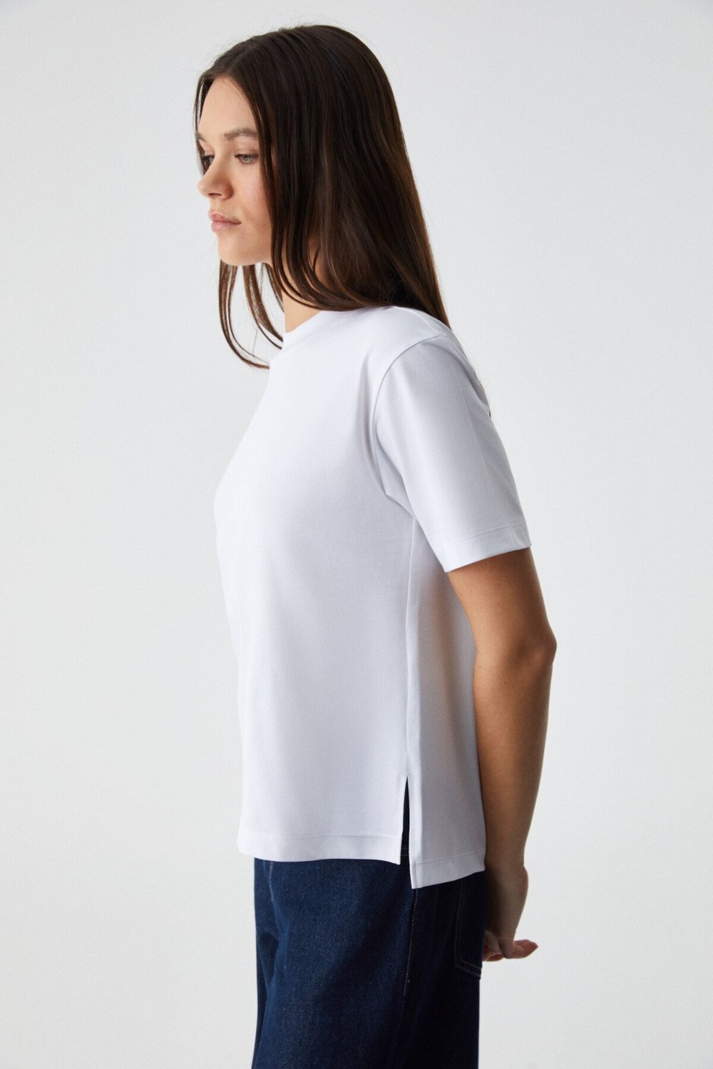 Grimelange REMSOS Kadın Oversize Bisiklet Yaka Kısa Kol Beyaz T-Shirt görsel 4