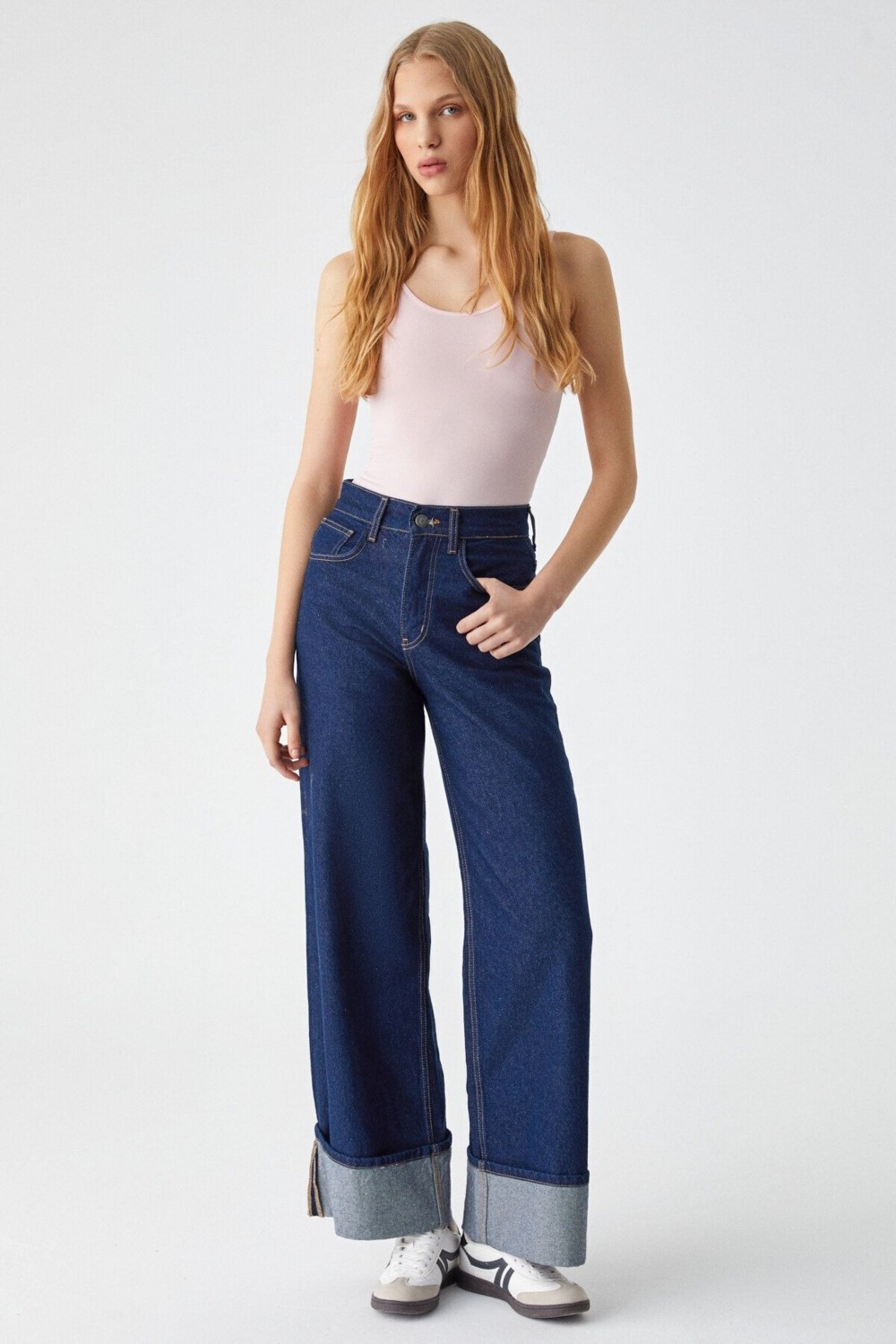 Grimelange Chıles Kadın Slim Fit Kırmızı Yuvarlak Yaka Kolsuz Atlet Modern Tasarım görsel 2