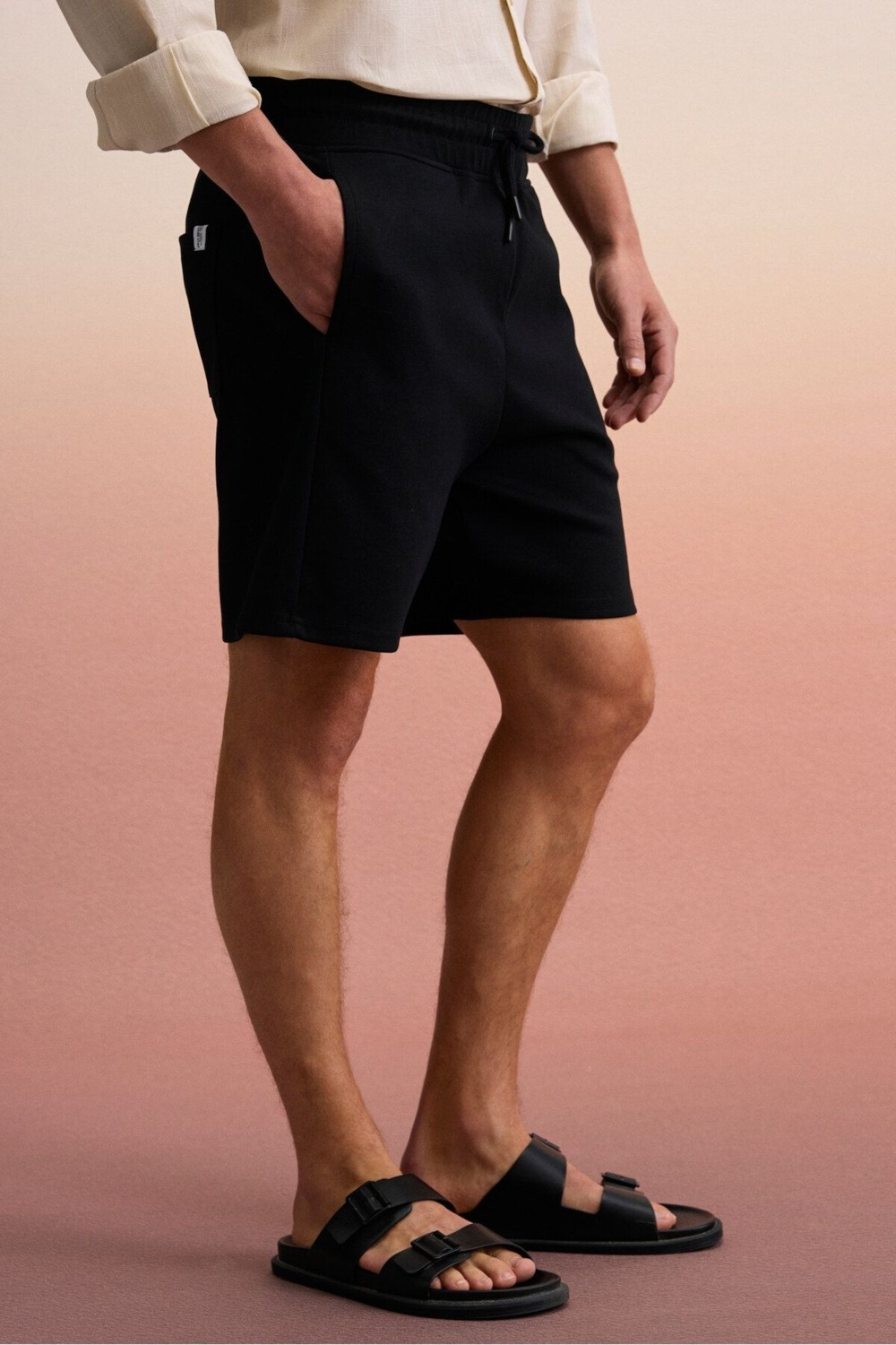 Grimelange TYRONE Erkek Beli Lastikli Arka Tek Cepli Relaxed Fit Siyah Şort görsel 3