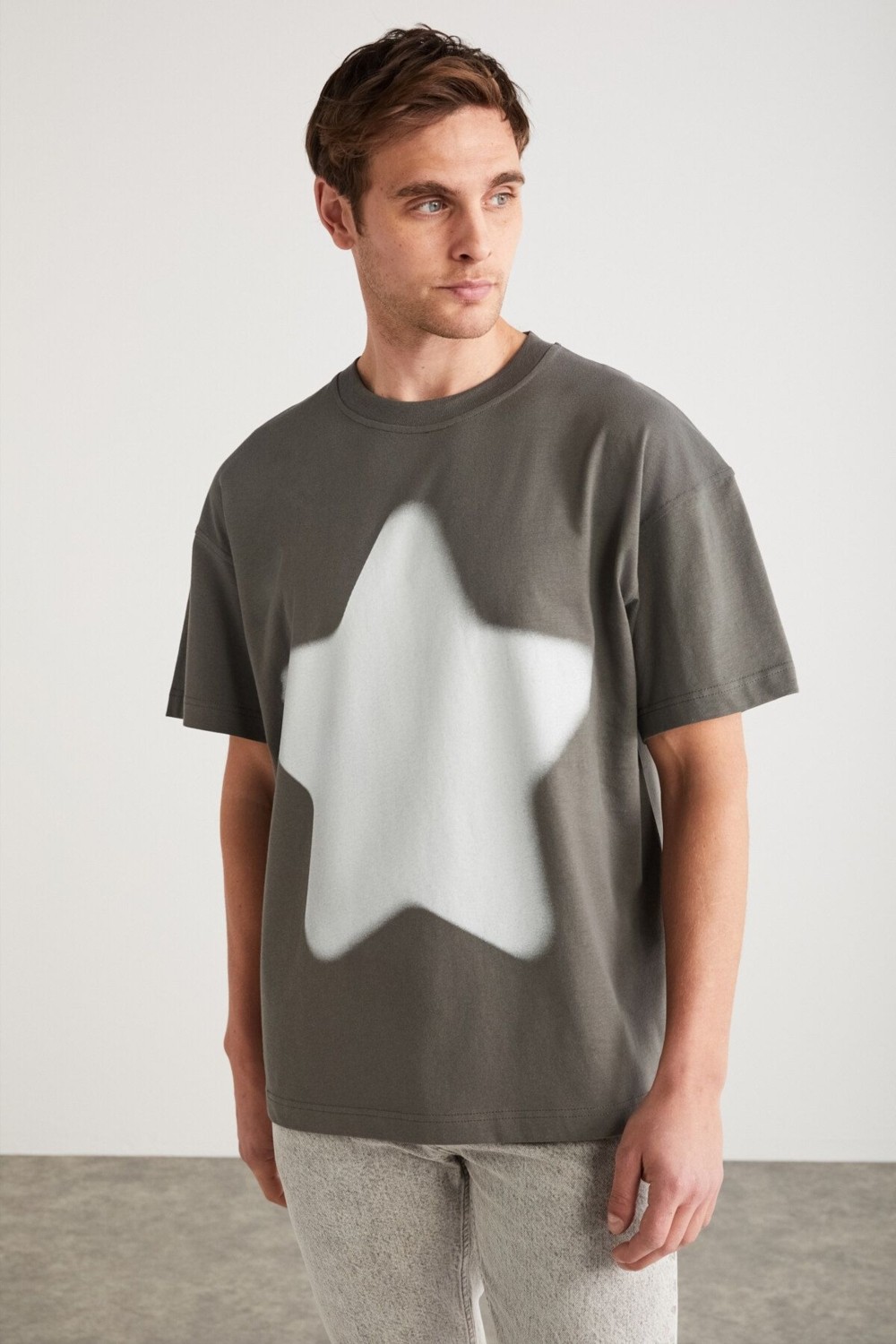 Grimelange ADAN Erkek %100 Pamuk Yıldız Baskılı Bisiklet Yaka Kısa Kollu Oversize Gri T-Shirt görsel 3