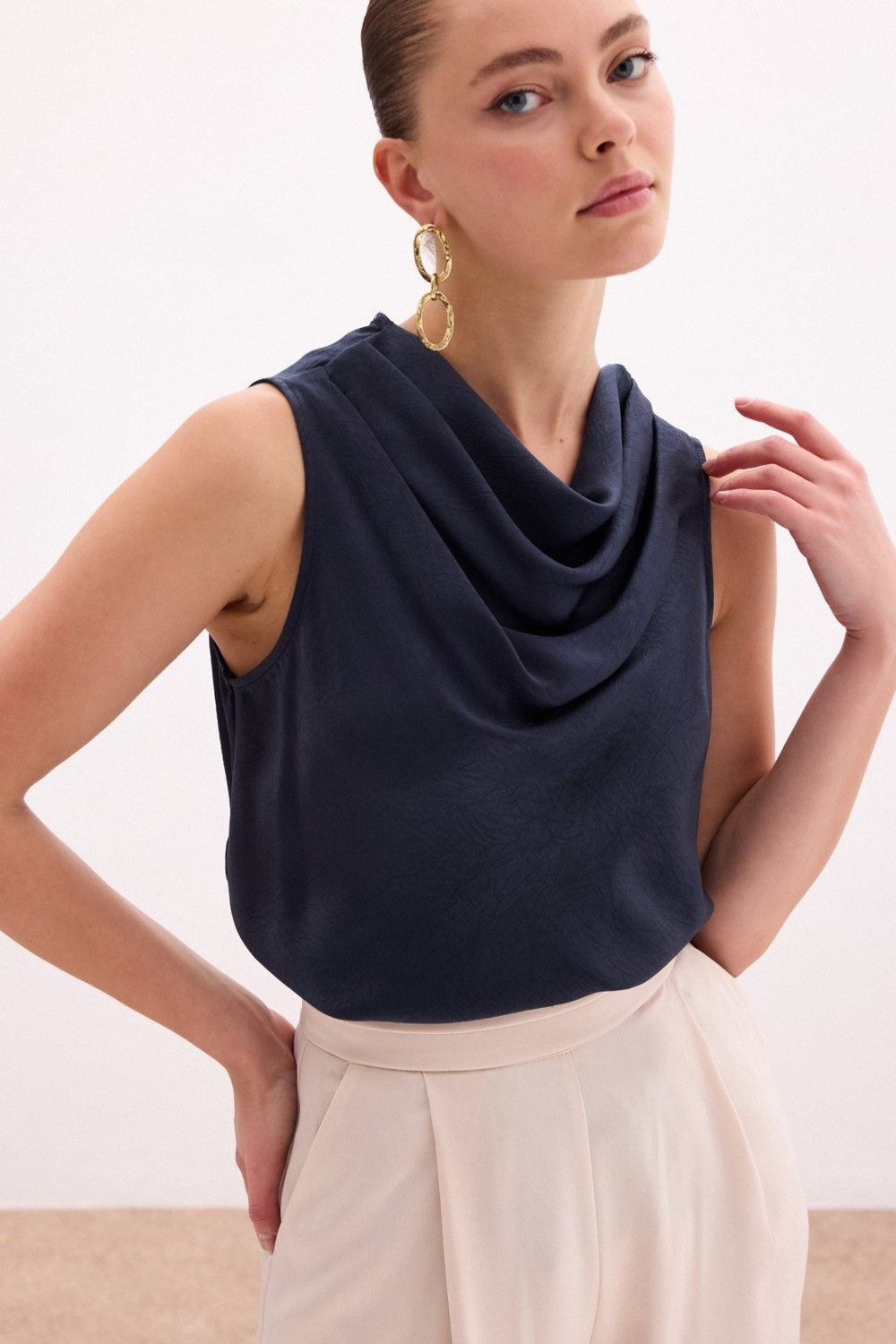 Sateen Degaje Yaka Saten Bluz - Siyah
