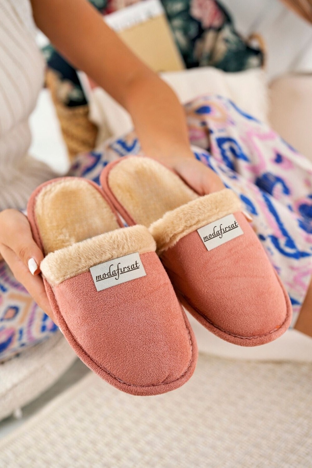 Moda Fırsat Içi Kürklü Ev Terliği Peluş Yıkanabilir Yünlü Kadın Terlik Misafir Çeyiz Bohça Gelin Terliği
