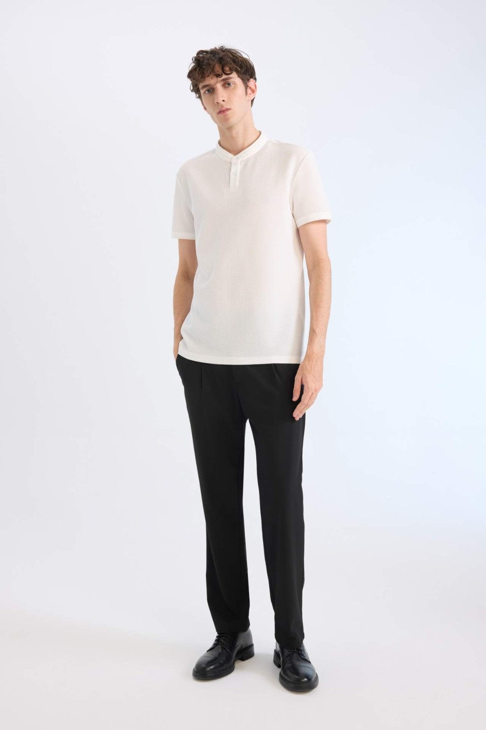 DeFacto Slim Fit Dar Kesim Dik Yaka Dokulu Kısa Kollu Waffle Polo Tişört Z4262AZ25SM görsel 7