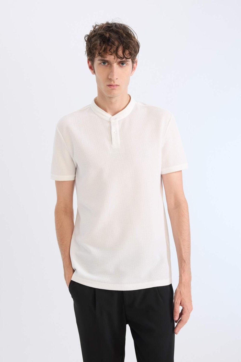 DeFacto Slim Fit Dar Kesim Dik Yaka Dokulu Kısa Kollu Waffle Polo Tişört Z4262AZ25SM görsel 8
