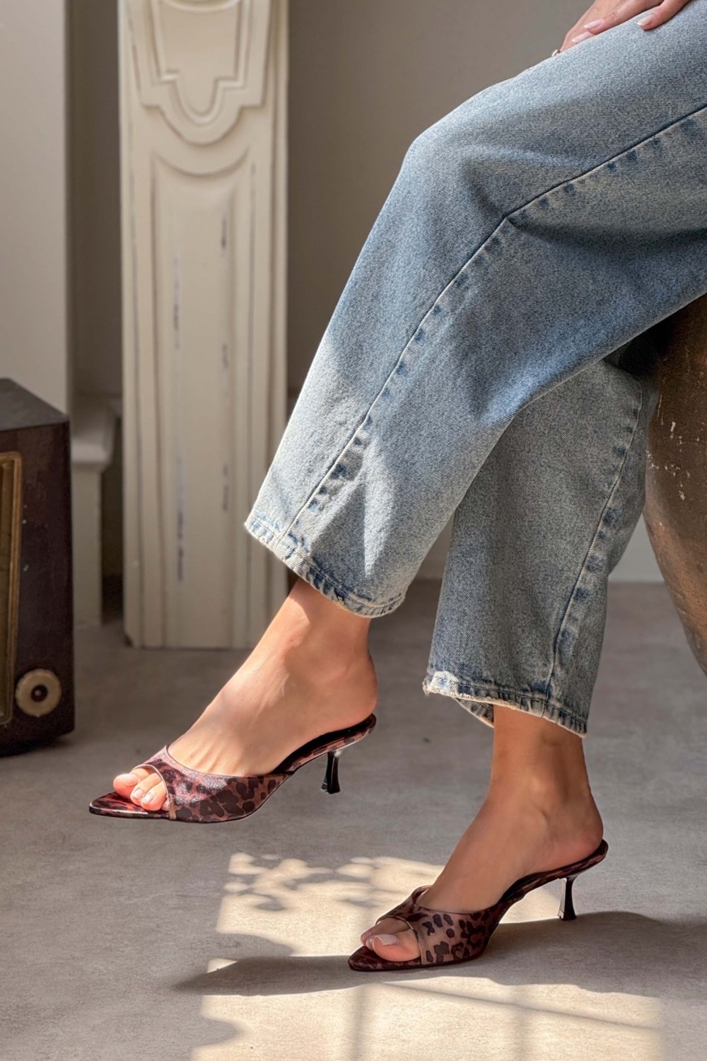 Nişantaşı Shoes Promise Bej Raşel Rustik Desenli Sivri Burun Kadın Ince Topuklu Terlik