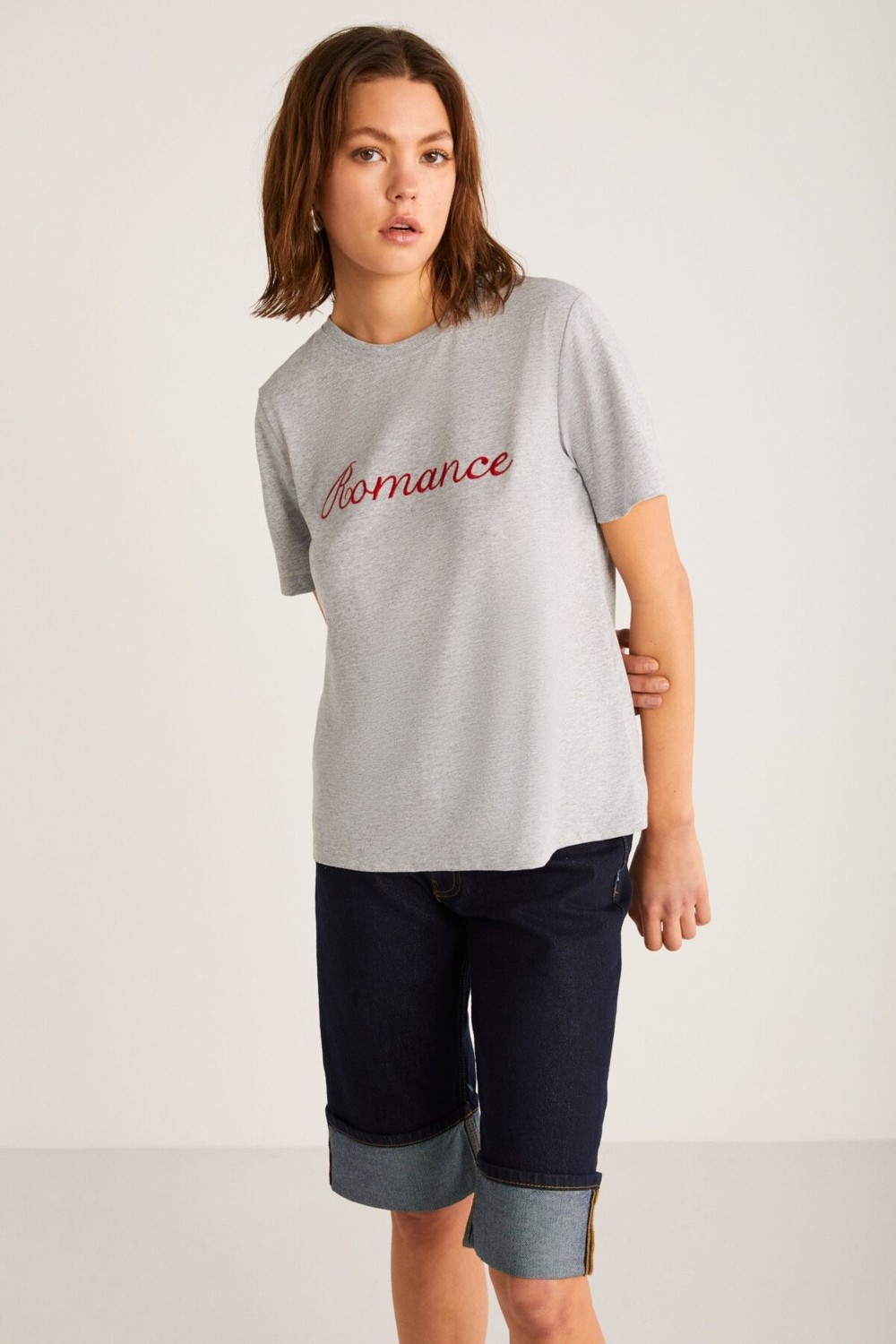 Grimelange Elestren Kadın Oversize Kısa Kollu Önü Kırmızı Yazi Detaylı Ekru T-shirt görsel 3