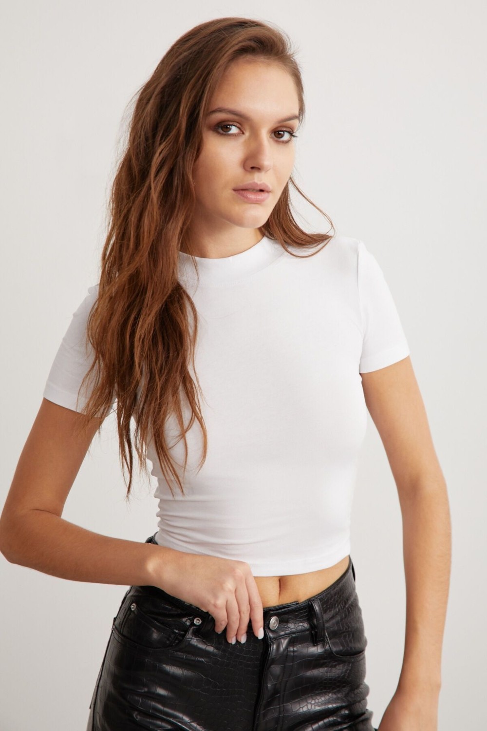 Grimelange Nıara Kadın Pamuk Elastan Bisiklet Yaka Kısa Kollu Slim Fit Crop Beyaz Büstiyer görsel 3