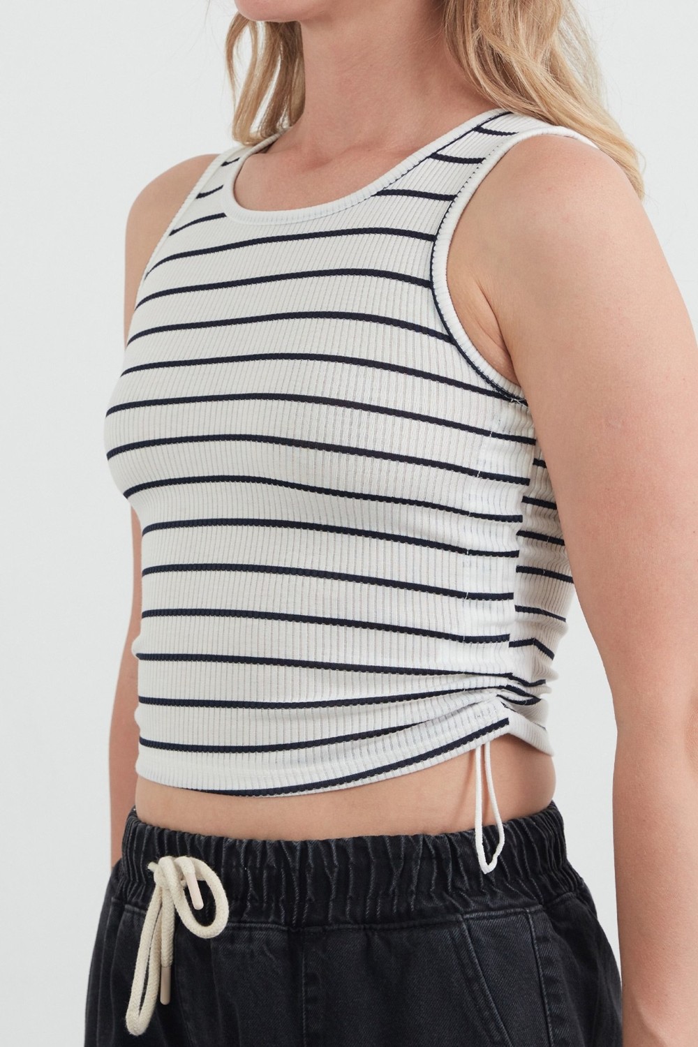 FullaModa Çizgili Yanları Stoperli Halter Yaka Body görsel 5