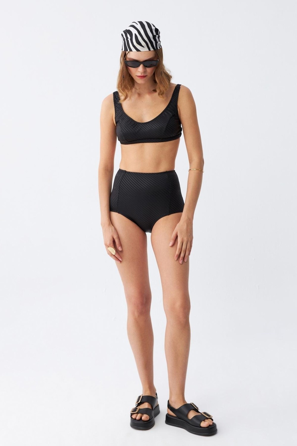 Akbeniz Kadın Siyah Pedli Yüksek Bel Bikini Takımı görsel 3