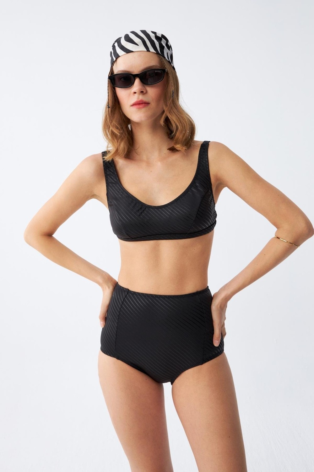Akbeniz Kadın Siyah Pedli Yüksek Bel Bikini Takımı görsel 4