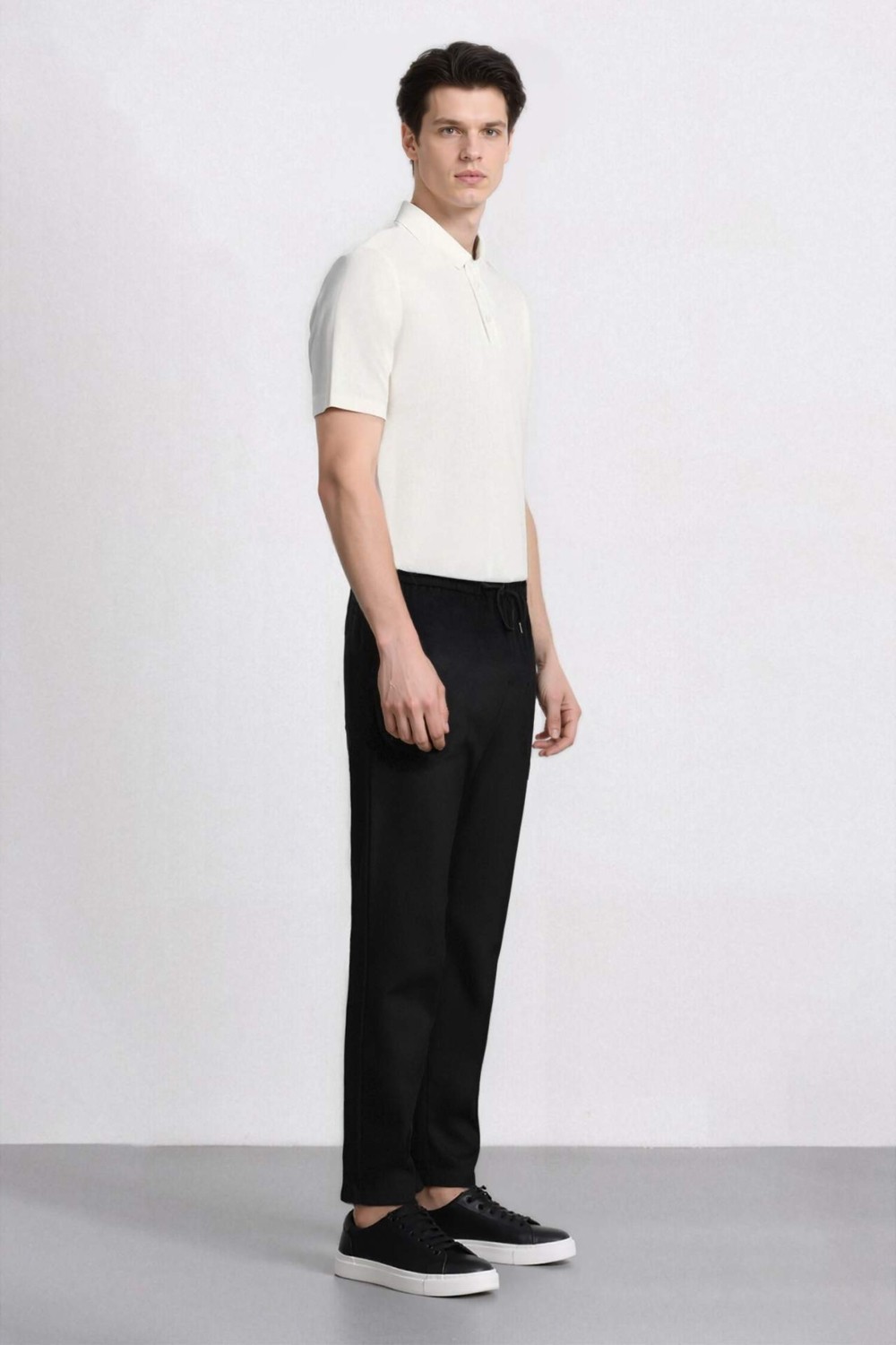 DeFacto Yazlık Jogger Pantolon Beli Bağcıklı Cepli D5966AX25SP görsel 4