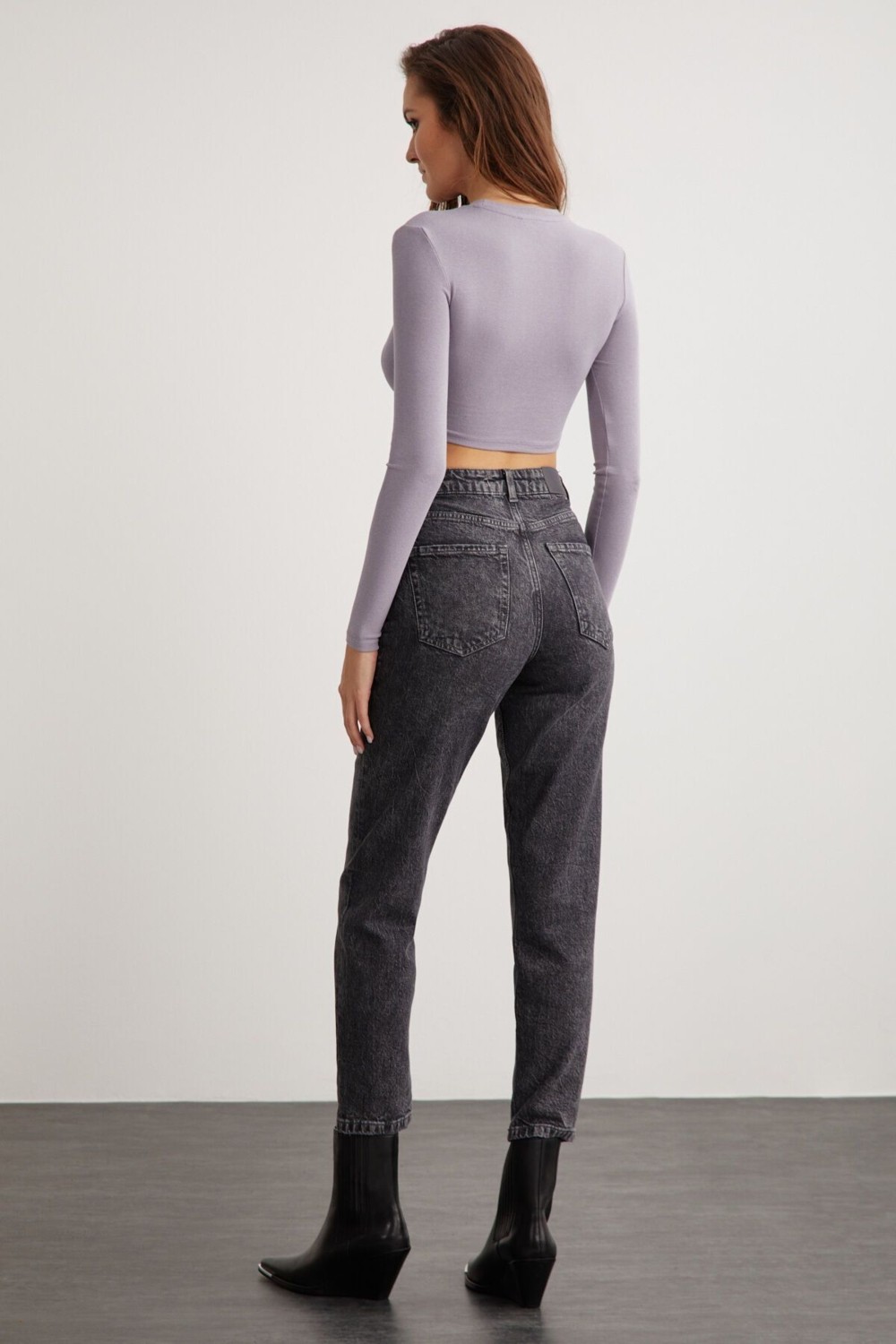 Grimelange Essıe Kadın Bisiklet Yaka Slim Fit Uzun Kollu Crop Siyah Büstiyer görsel 5