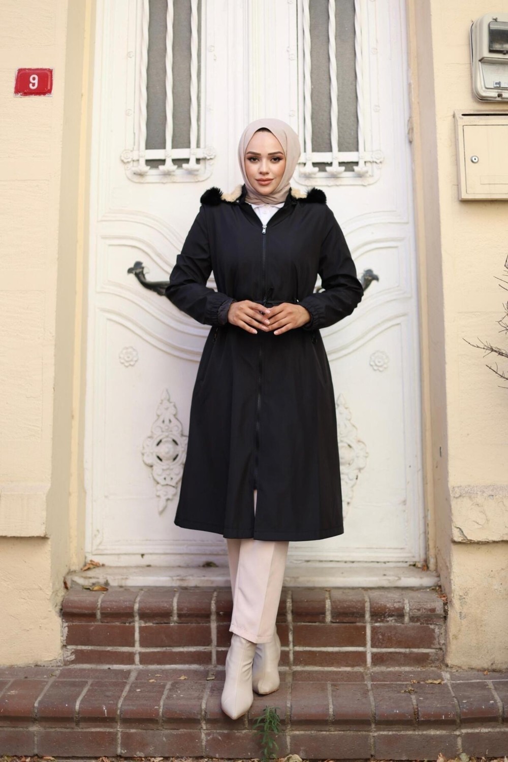 Harman Butik Kadın Kapüşonlu Bondit Kaban Uzun Kol Siyah Dokuma Malzeme ile Şık Tasarım görsel 5