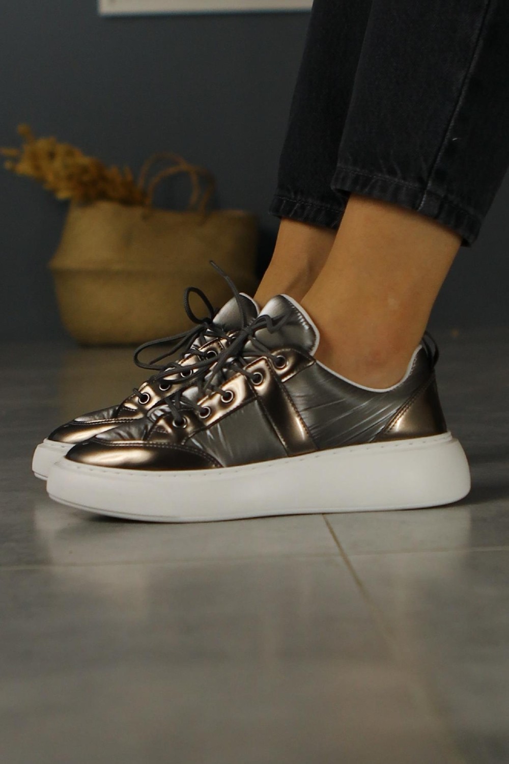 Limoya Jakleen Altın Rugan Detaylı Paraşüt Sneakers