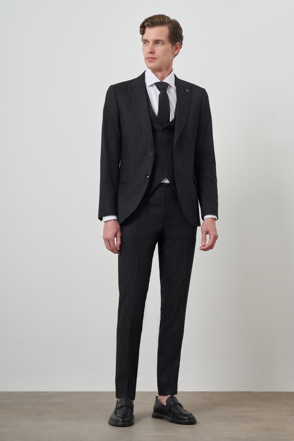 Morven Erkek Siyah Trend Yelekli Slim Fit Sivri Yaka Takım Elbise görsel 2