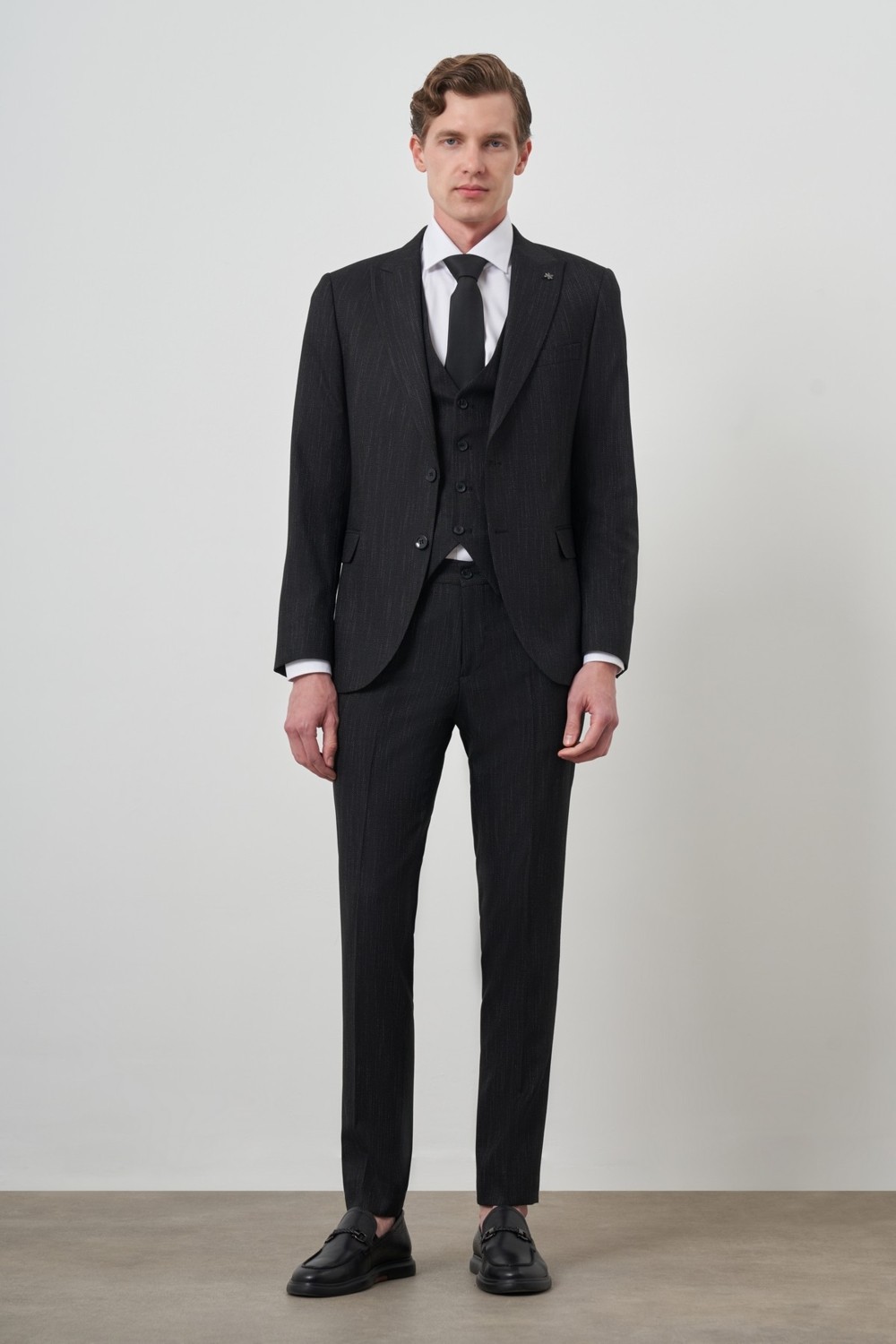 Morven Erkek Siyah Trend Yelekli Slim Fit Sivri Yaka Takım Elbise görsel 4