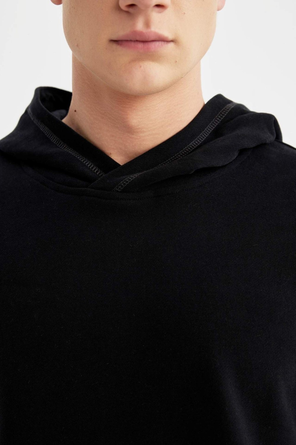 DeFacto Comfort Regular Fit Rahat Kalıp Kapüşonlu Kanguru Cepli Basic Düz Sweatshirt görsel 8