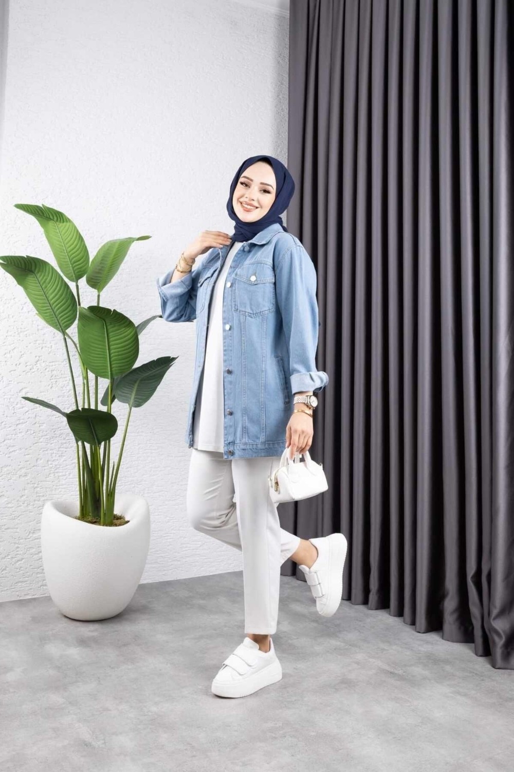 Harman Butik Kadın Siyah Kar Yıkamalı Cepli Denim Kot Ceket görsel 4
