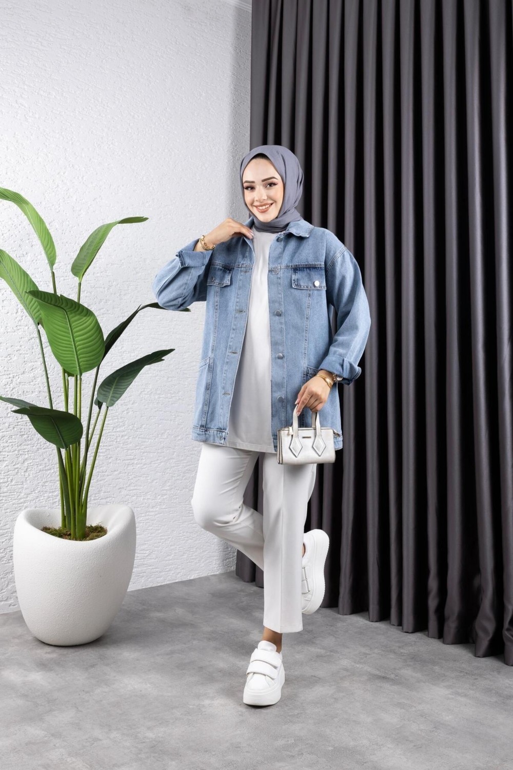 Harman Butik Kadın Cep Detaylı Denim Siyah Kot Ceket görsel 2