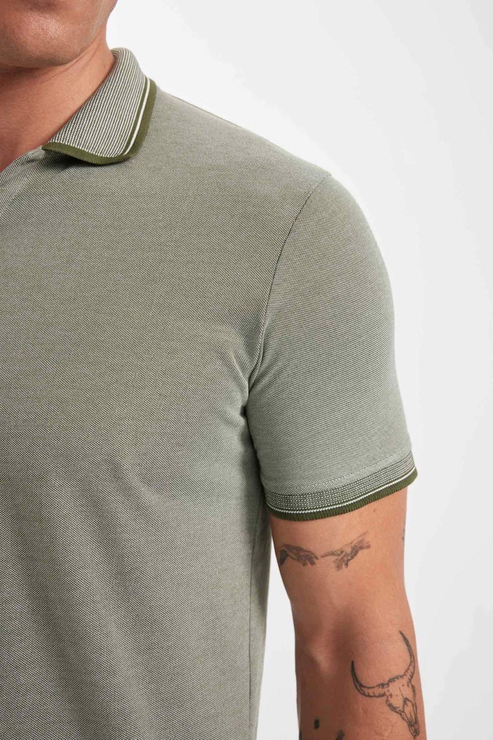 DeFacto Slim Fit Dar Kesim Polo Yaka Kısa Kollu Pamuklu Tişört D0033AXNS görsel 7