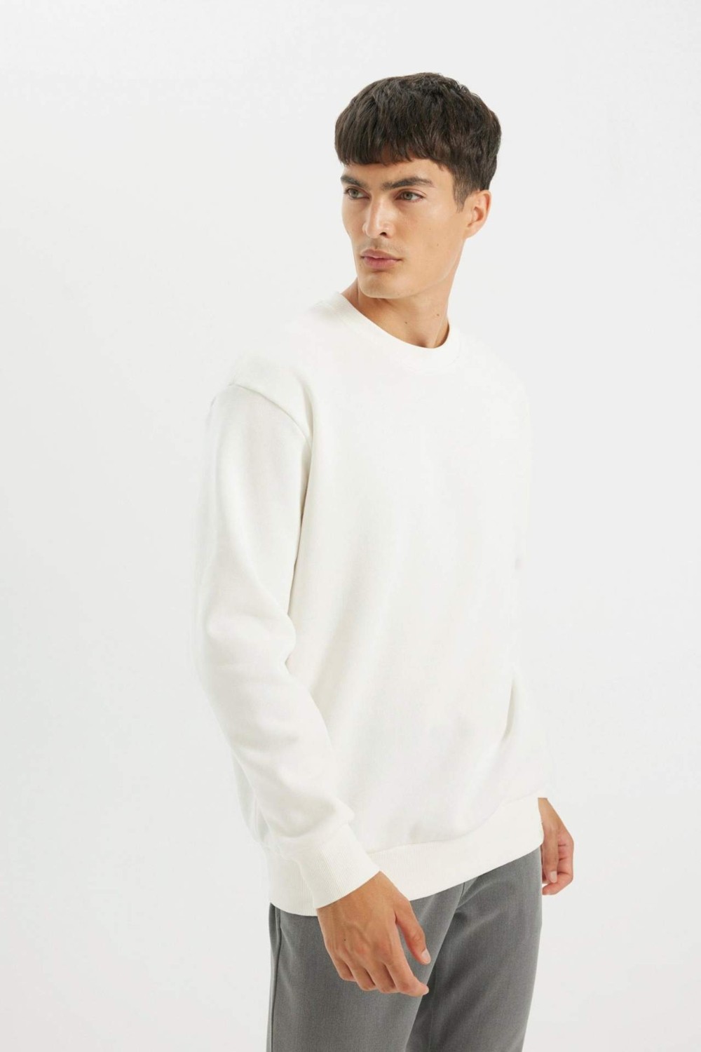 DeFacto Oversize Geniş Kalıp Bisiklet Yaka Kalın Basic Düz Sweatshirt T5139AZ24AU görsel 7