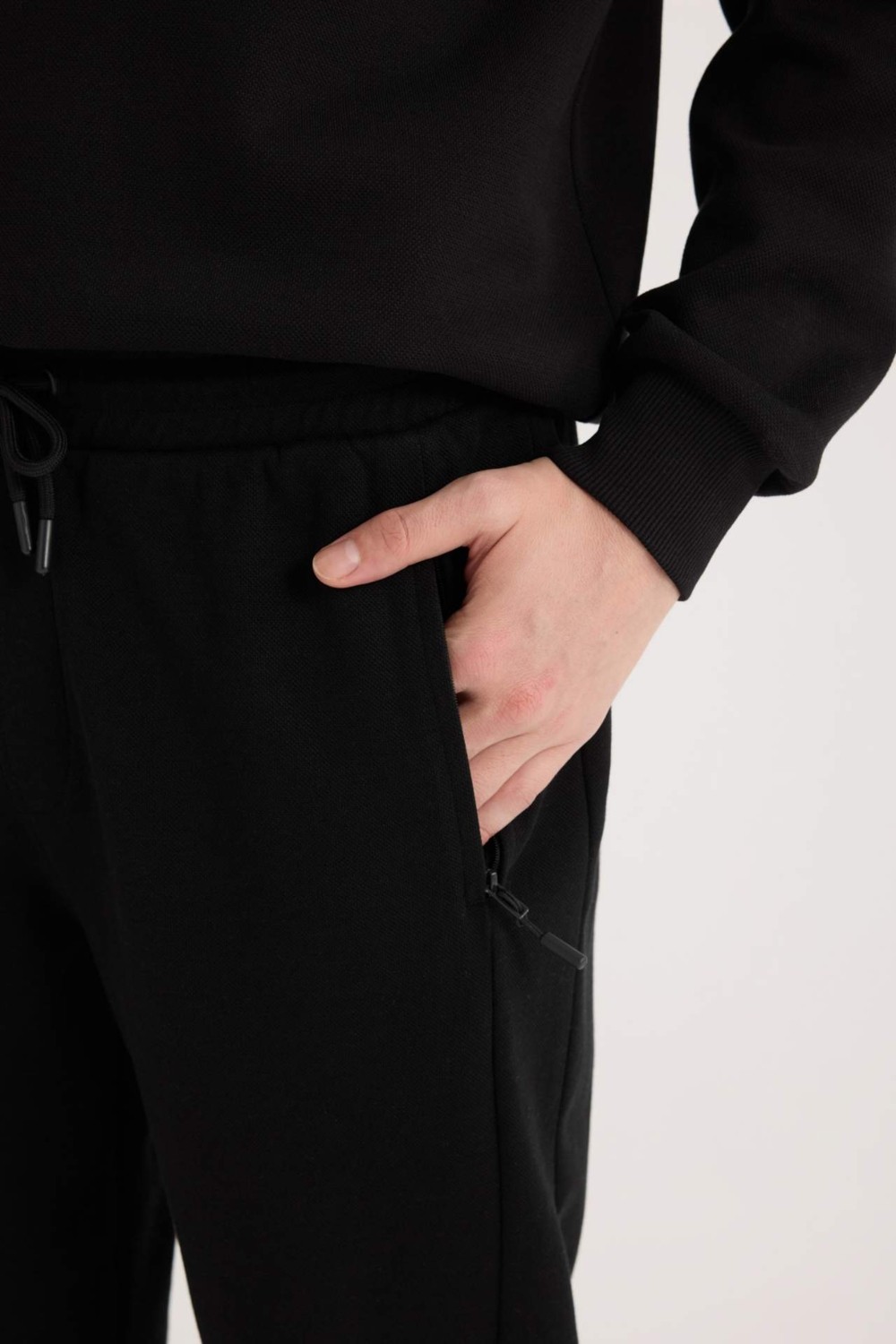 DeFacto Slim Fit Dar Kesim Fermuar Cepli Pike Eşofman Altı D5258AX25SP görsel 6